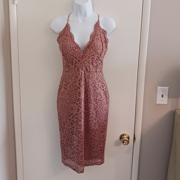 G by Guess Dresses & Skirts - NWOT - G by Guess Bodycon Dress - Blush Floral Stitch